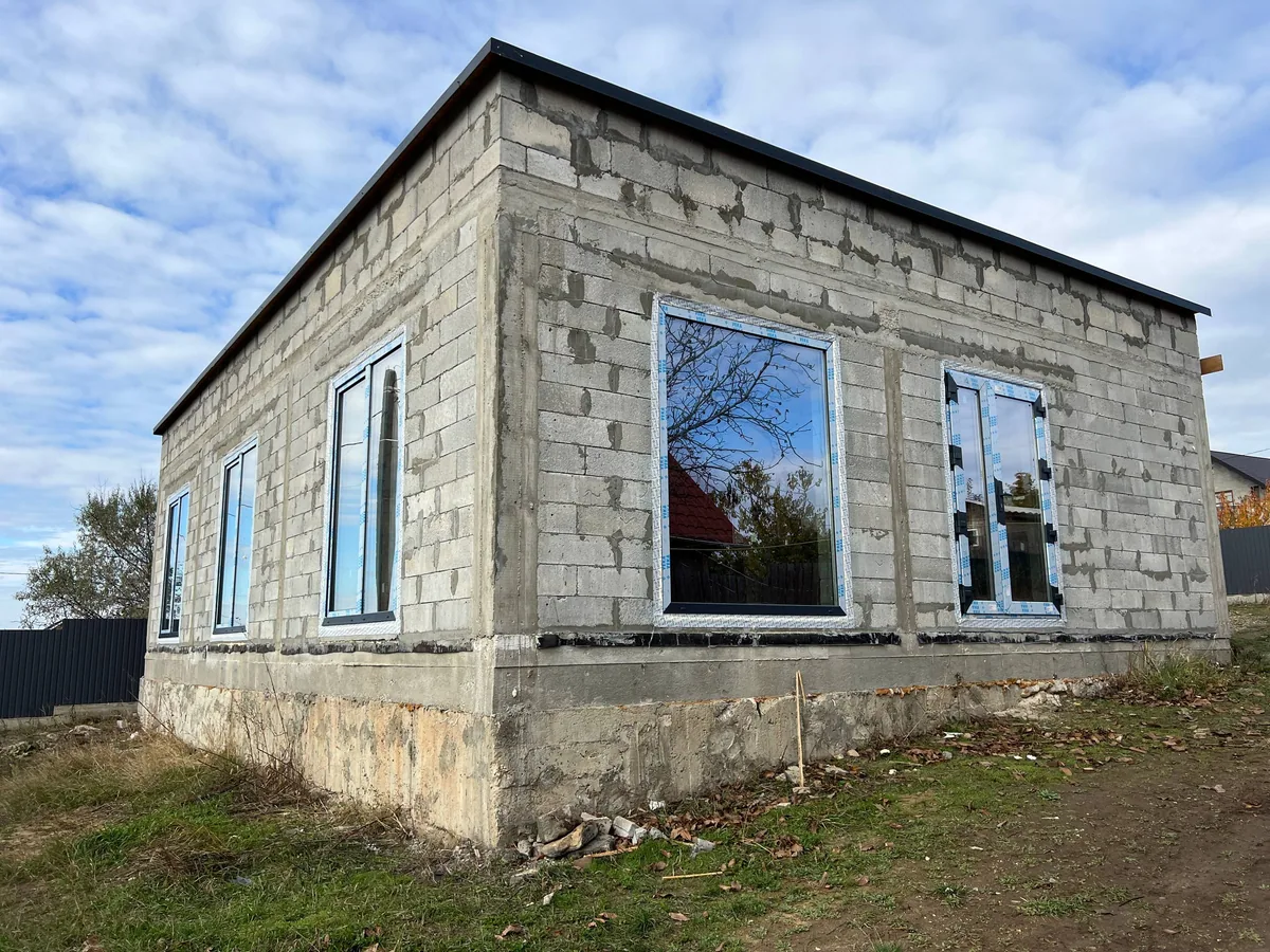 Fereastră PVC VEKA — izolare termică, Grafitex