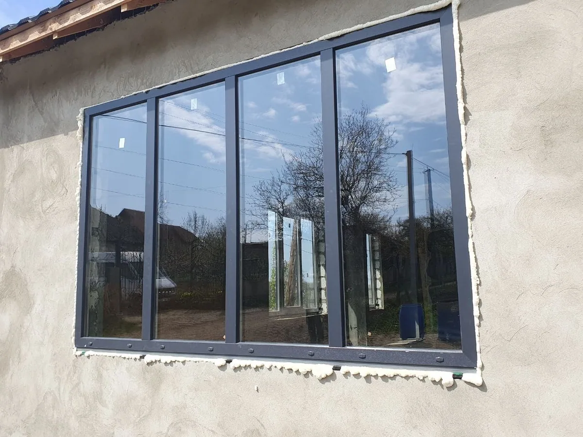 Fereastră PVC VEKA — izolare fonică, Grafitex