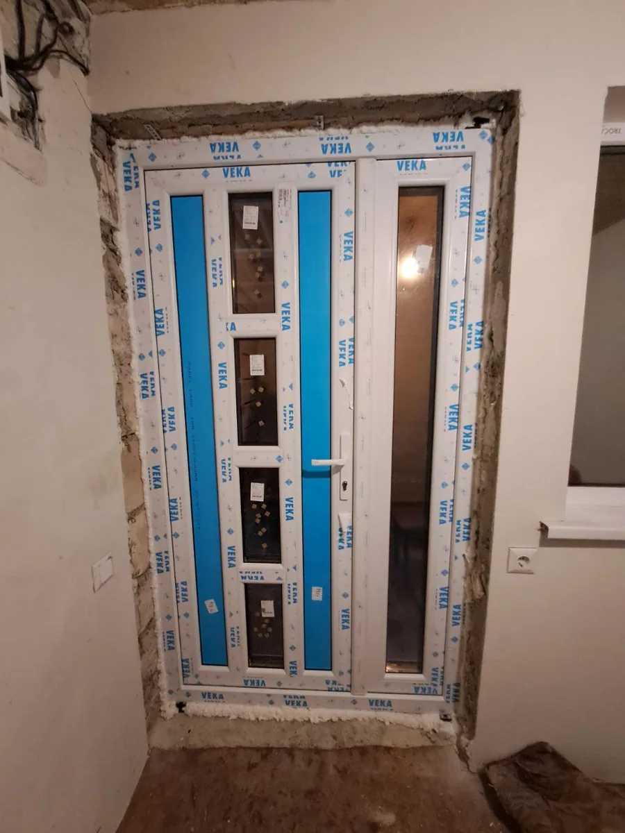 Ușă termopan exterioară din PVC, montaj Grafitex la Soroca
